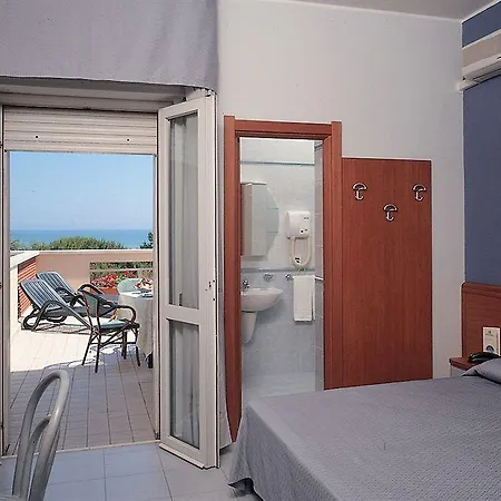 Hotel Acquario 3*